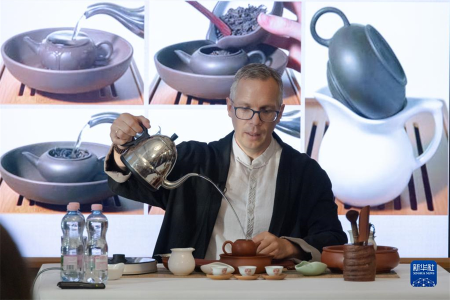 61_(d)˹һĻۺڡ¡ż(dng)eչʾ_Їǰ¡ż(dng)RɭȇeСAl(f)Wz