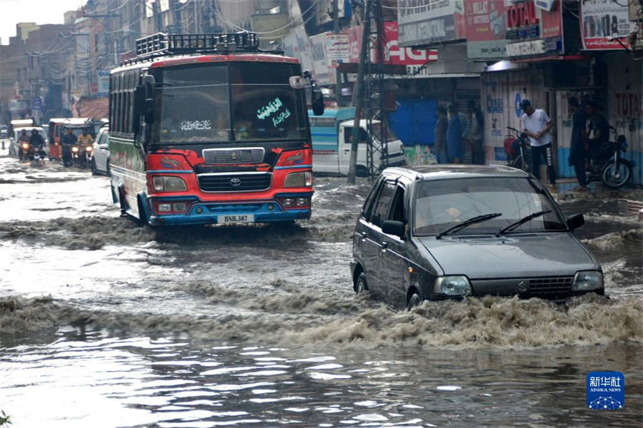 77܇(ch)vڰͻ˹̹ͷeˮĵ·M(jn)ͮ(dng)յď(qing)ꌧ(do)·eˮo˂Ў(li)Al(f)