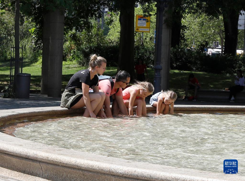 78գ˂ڵm˸һ̎Ȫˮm˸uӭAӛ  z