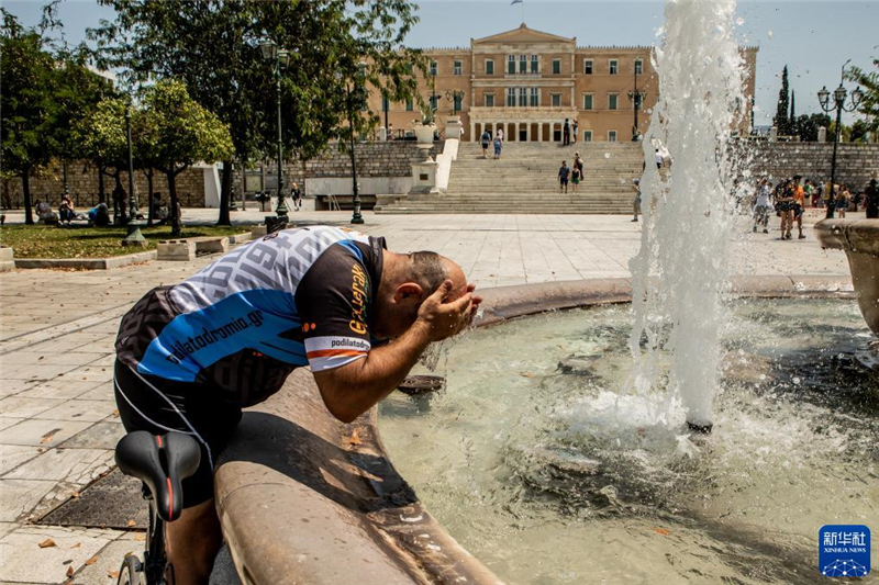 712ϣD׶ŵ䣬ڇȪ̎ϴĘ{Al(f){s˹Ī˹Wz