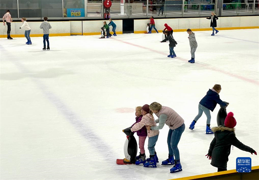 715գ˂?c)ϷǼs(ni)˹һ̎(chng)7s(ni)˹M(jn)һĕr(sh)(ji)˂(li)(chng)ܶ՘(l)ȤAӛ u(y)| z