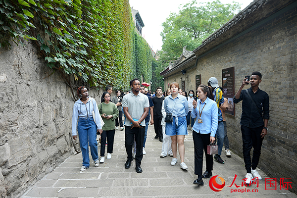 xւJ(rn) (do)vW(wng) Riz