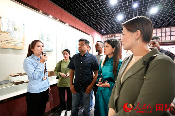 xւJ(rn) (do)vW(wng) Riz