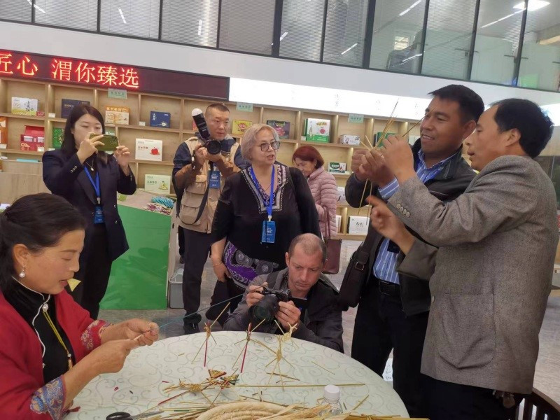 ýӛ߅^μϷz(xing)ĿRμݾW(wng)ӛ ٻz