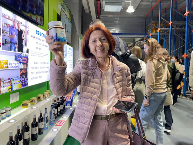 FɆTl(f)F(xin)ԱĮa(chn)Ʒʮd^ ӛw z