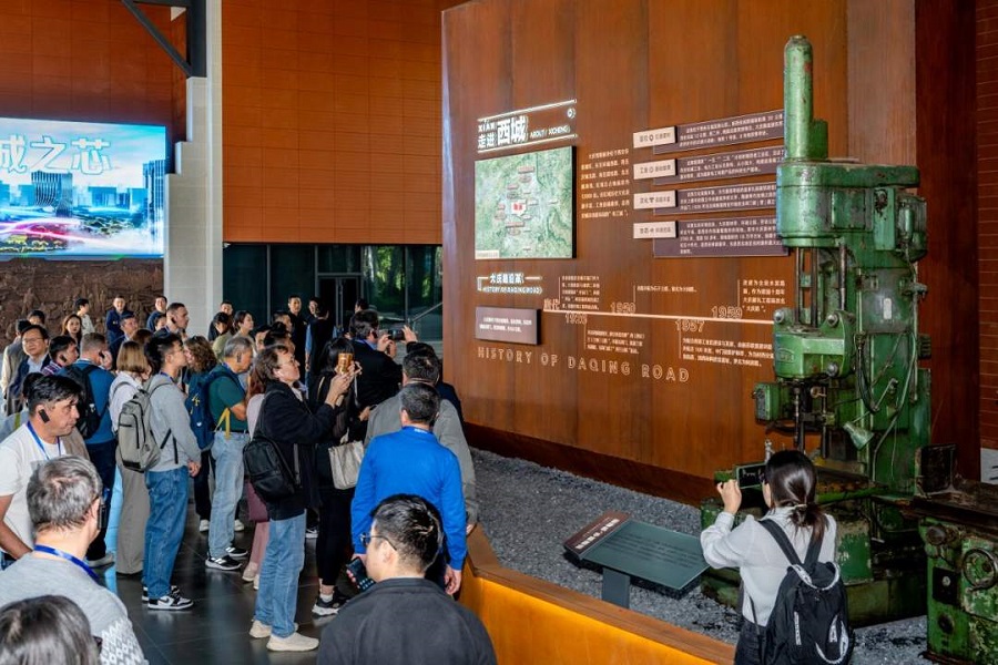 F(tun)ɆT^r(sh)L(zhng)ȣ(du)аl(f)չ^(gu)עĽvʷӛʮָdȤD ܊(qing) z