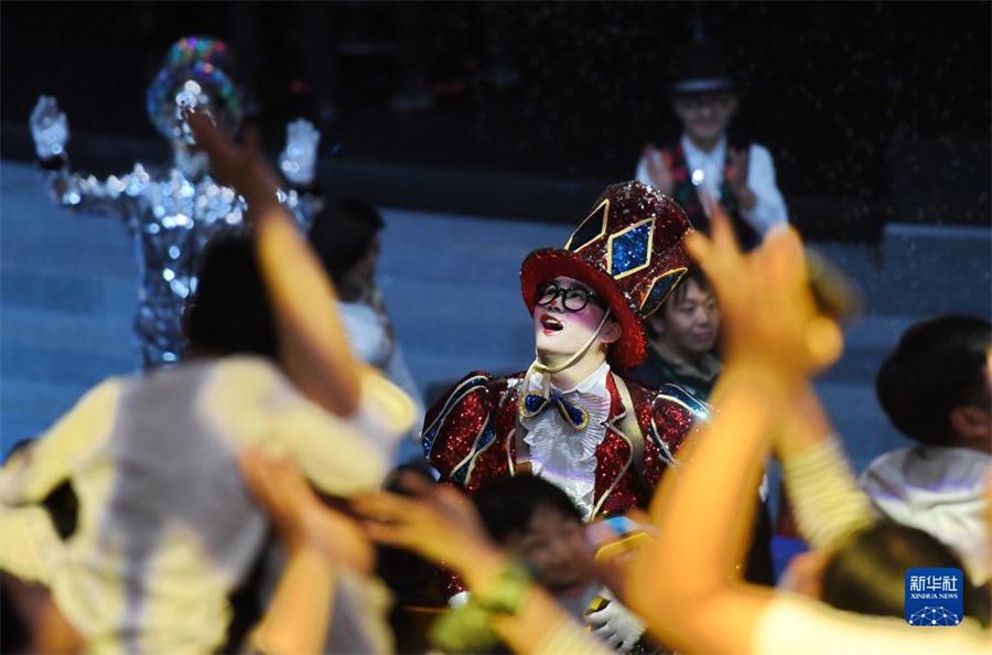 1024գR݆TڱِF(xin)(chng)c^(dng)(dng)ʮŌЇ(gu)ǘ(gu)Hsˇg(sh)(ji)ِ(dng)B(chng)ِλʯfĺӱʡˇg(sh)eУs݆T^^I(xin)һ(chng)ʵҕX(ju)ʢ硣Aӛ Ĳ z