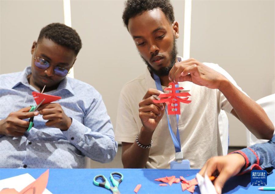 2022918ڼ׶W(xu)T?c)Ї?gu)ּ̾F(tun)cͶY_(ki)l(f)ķꄓ(chung)(chung)I(y)ă(ni)W(xu)(x)Aӛ x z