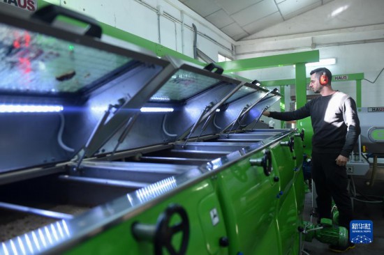 1124˹һ̎ϙ͹S(ni)Al(f)˹֡Bؔz