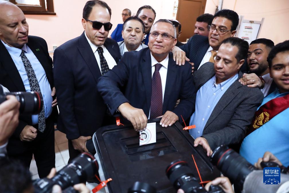 1210AÓhϯ~R~ڰ_һ̎ͶƱվͶƱAl(f)~¡Rz