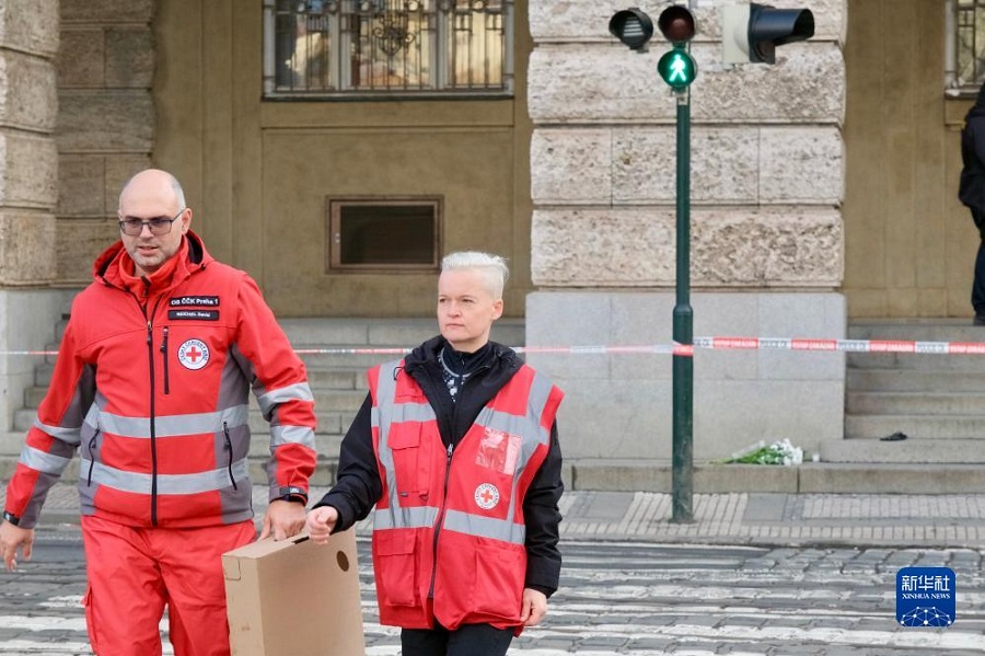 1222ڽݿ׶ݿ˼tʮ֕ˆTڰl(f)¼ĲW(xu)ČW(xu)Ժǰ