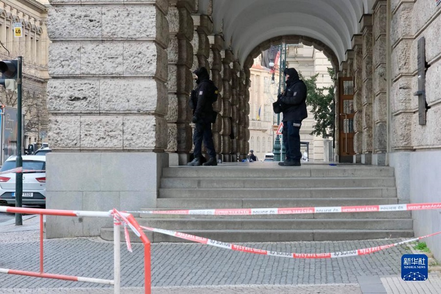 1222ڽݿ׶񣬾ڰl(f)¼ĲW(xu)ČW(xu)Ժǰ