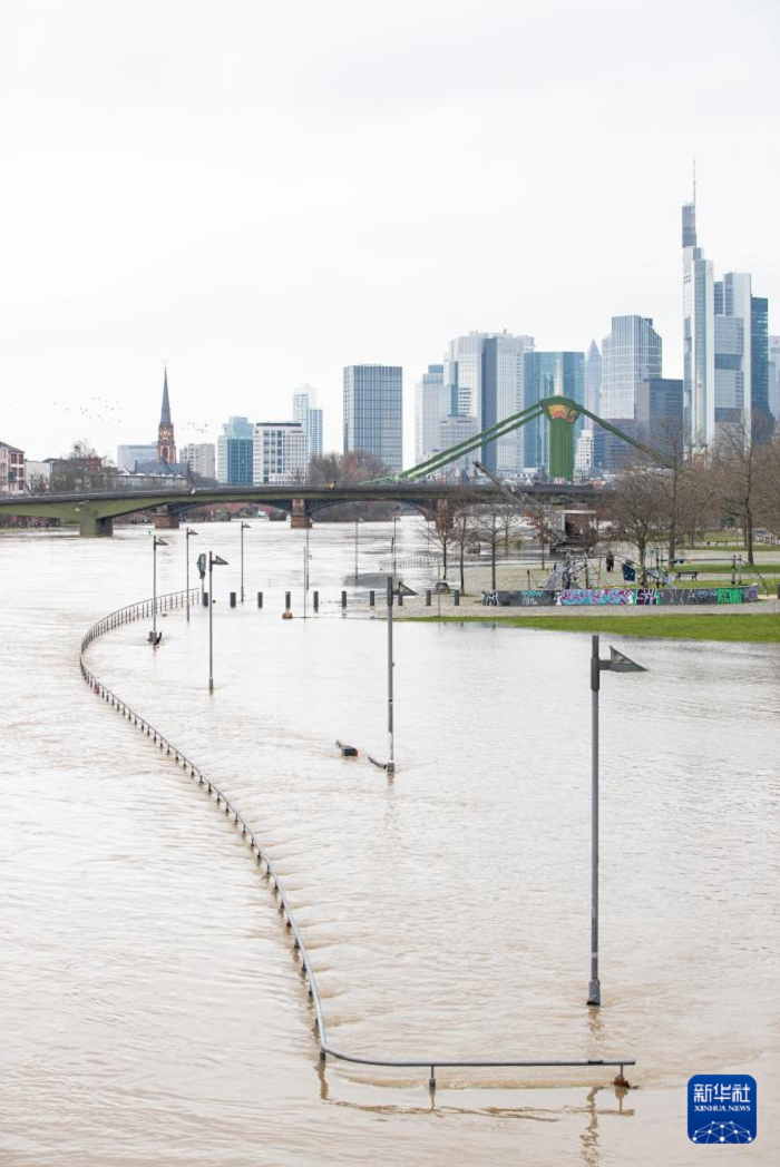 17գڵm˸ӵĺˮ̰Aӛ  z