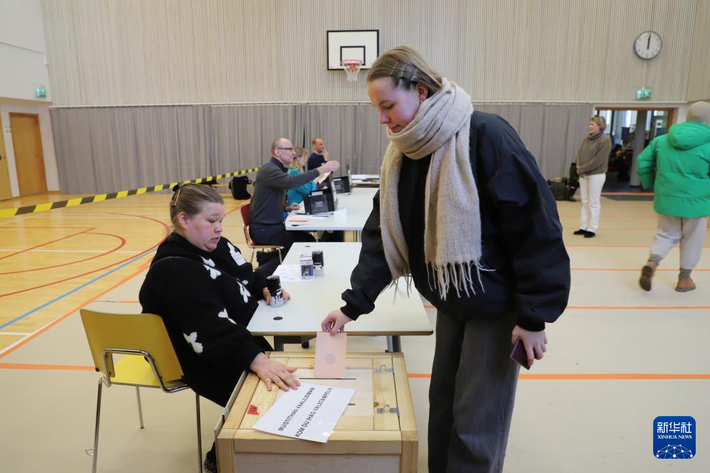 @211ĔzλڷmՠuСW(xu)һ̎ͶƱվAӛoz