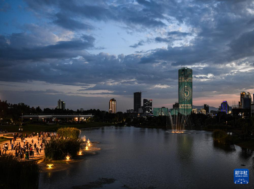 @218ڰȁ׶˹ؐxV(chng)ĔzS辰ɫAӛ x z