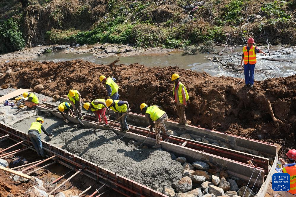 20191027ڰȁ׶˹ؐ˂?c)xV(chng)ӵʩF(xin)(chng)Al(f)нһּF(tun)D