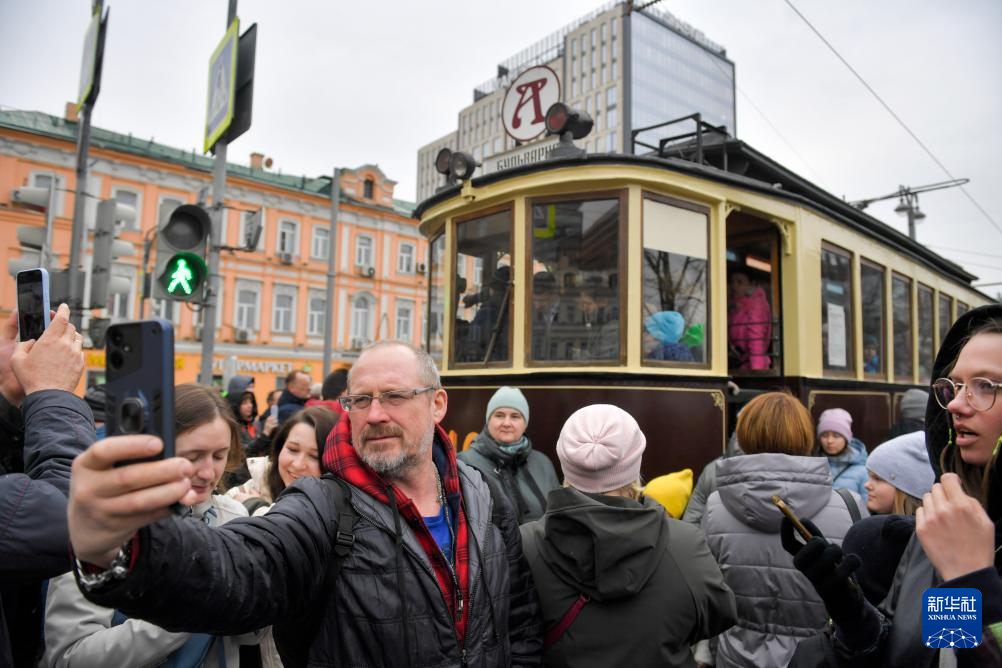 46ڶ_˹׶Ī˹˂^(dng)չ܉܇Al(f)vɽz