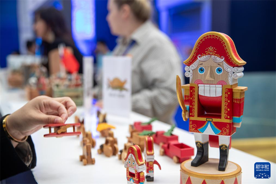 519ڵڰˌж[(hu)F(xin)(chng)(hu)x_˹Aӛ  z