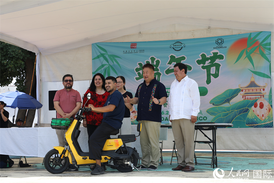 ӬF(xin)W(wng) (ni)˹С˹z