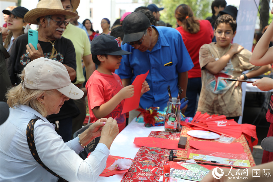 ӬF(xin)W(wng) (ni)˹С˹z