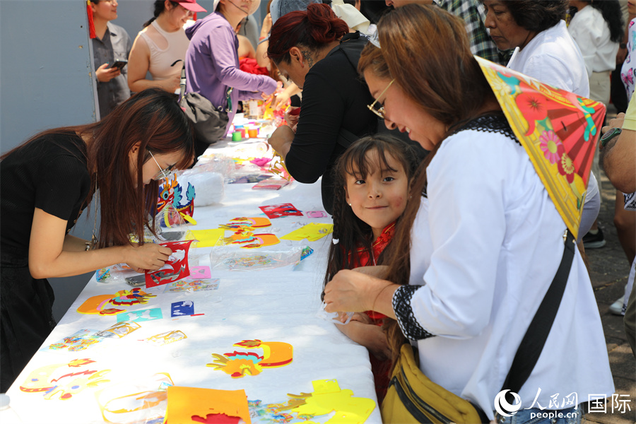 ӬF(xin)W(wng) (ni)˹С˹z