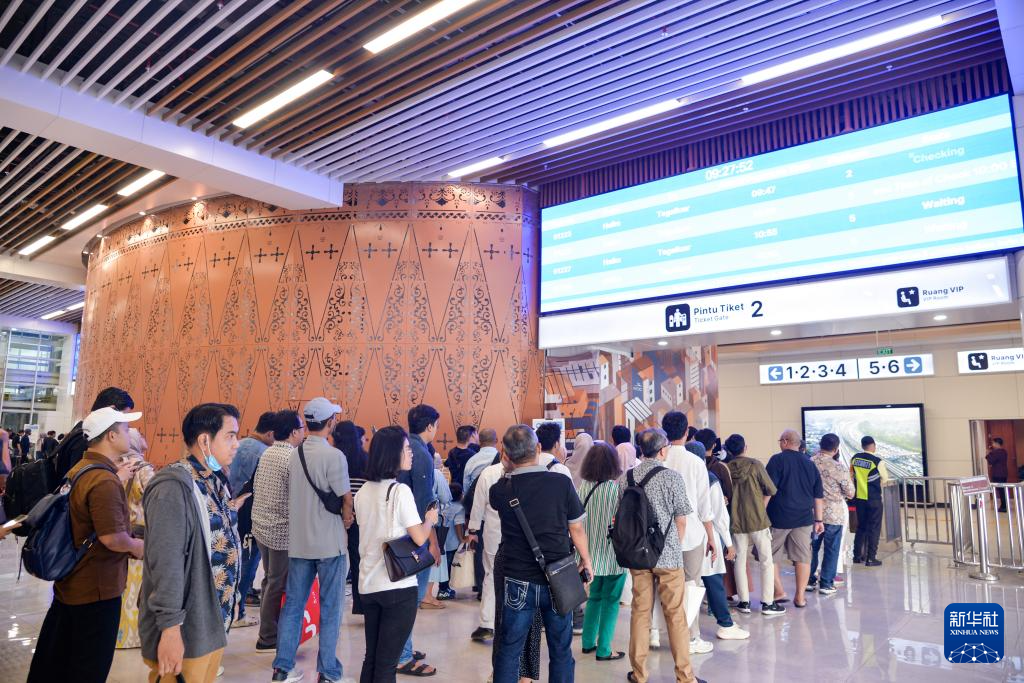 617ӡż_(d)ķվ܇d˿(du)ȺˢƱM(jn)վ