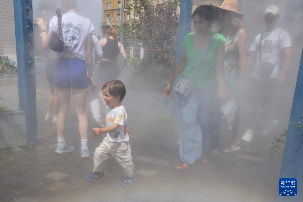 711_(d)˹˂?c)ڇFbиһAl(f)Wz