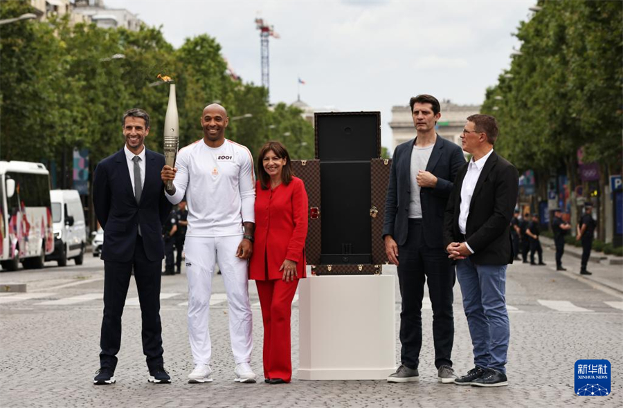 714ڷ(gu)һ֡(gu)(gu)W(du)̾ǰ\(yn)(dng)TcWMίϯᡤ˹̹wһL(zhng)_(d)꣨ڻ?zhn)fF(xin)(chng)ӰAӛ o z