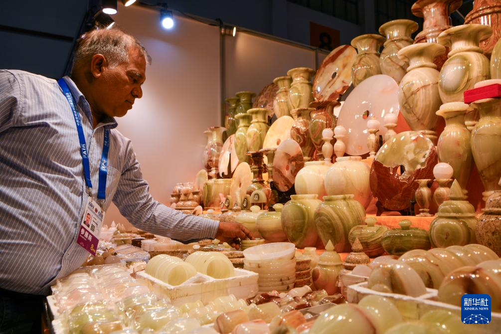 726ͻ˹̹չϲ(hu)ρ^չNĹˇƷAӛ ȄP z