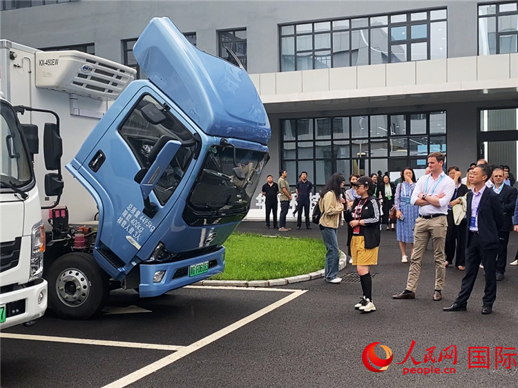 vA⽻ٺ͇(gu)HMvABȼ늳܇(ch)W(wng)ӛ z