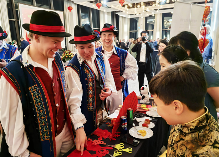 活動(dòng)現(xiàn)場(chǎng)氣氛熱烈。