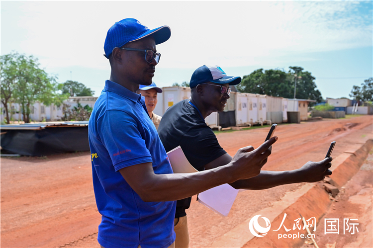 圖6 檢查組拍攝優(yōu)秀做法。謝坤攝