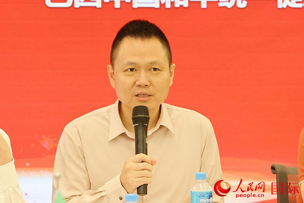 中國駐里約熱內(nèi)盧總領(lǐng)館副總領(lǐng)事王尉育在座談會上致辭。人民網(wǎng)記者 陳海琪攝