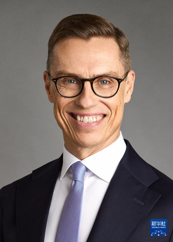 芬蘭總統(tǒng)亞歷山大·斯圖布像。新華社發(fā)