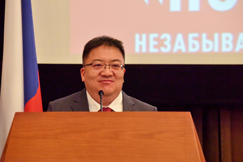 新華出版社社長匡樂成致辭。  主辦方供圖