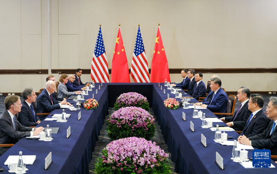 當(dāng)?shù)貢r(shí)間11月16日下午，國(guó)家主席習(xí)近平在利馬同美國(guó)總統(tǒng)拜登舉行會(huì)晤。新華社記者 丁林 攝