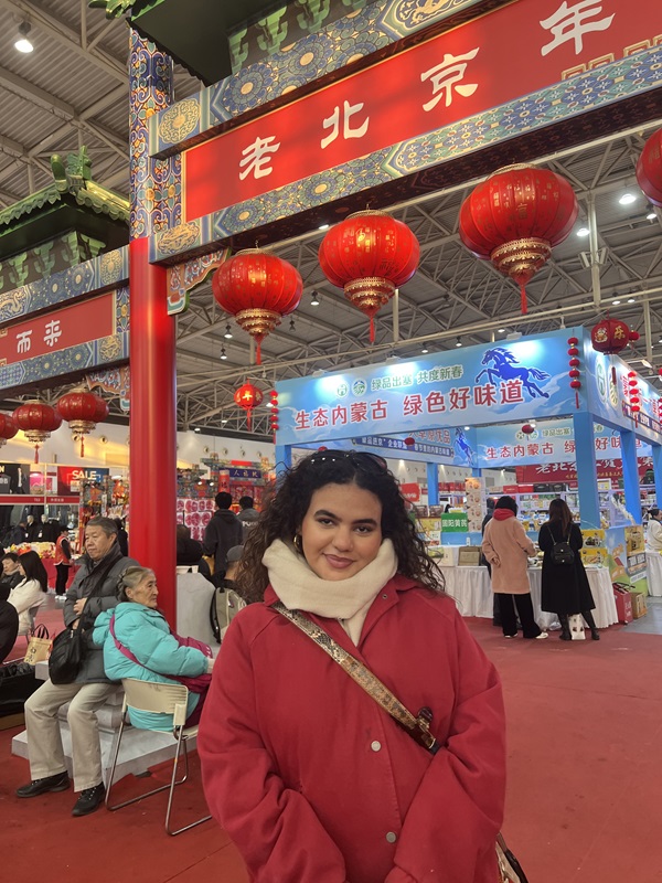 阿亞在北京采購(gòu)年貨。作者供圖