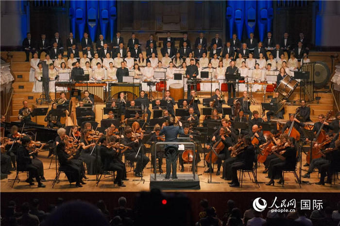 奧克蘭市政廳《空?！方豁懬莩霈F(xiàn)場(chǎng)。張波若攝