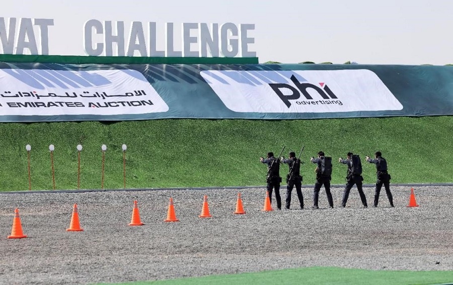 中國特警隊員在射擊。人民網(wǎng)記者 管克江攝