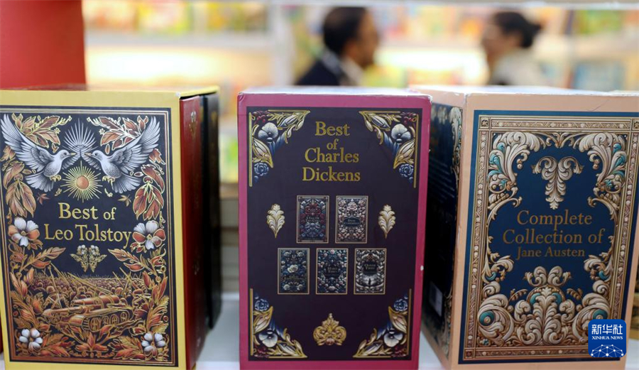 這是3月11日在英國(guó)倫敦書展上拍攝的書籍。新華社記者 李穎 攝
