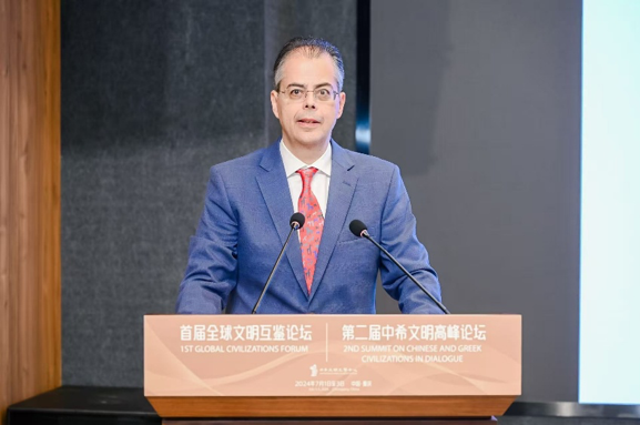 希臘駐華大使卡爾佩里斯。希臘駐華大使館供圖