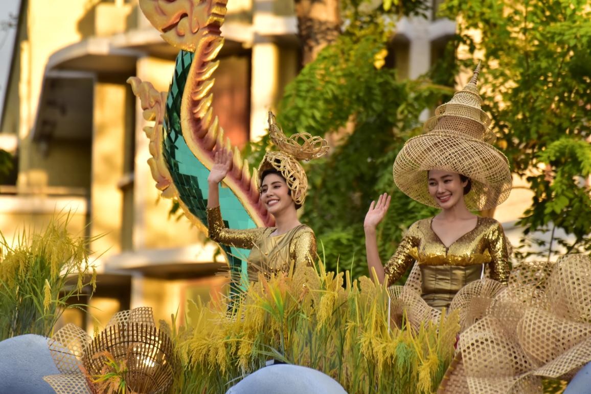 “祝福之河”花車以神龍形象象征水的神圣與豐饒，寓意祈福納祥。泰國國家旅游局供圖