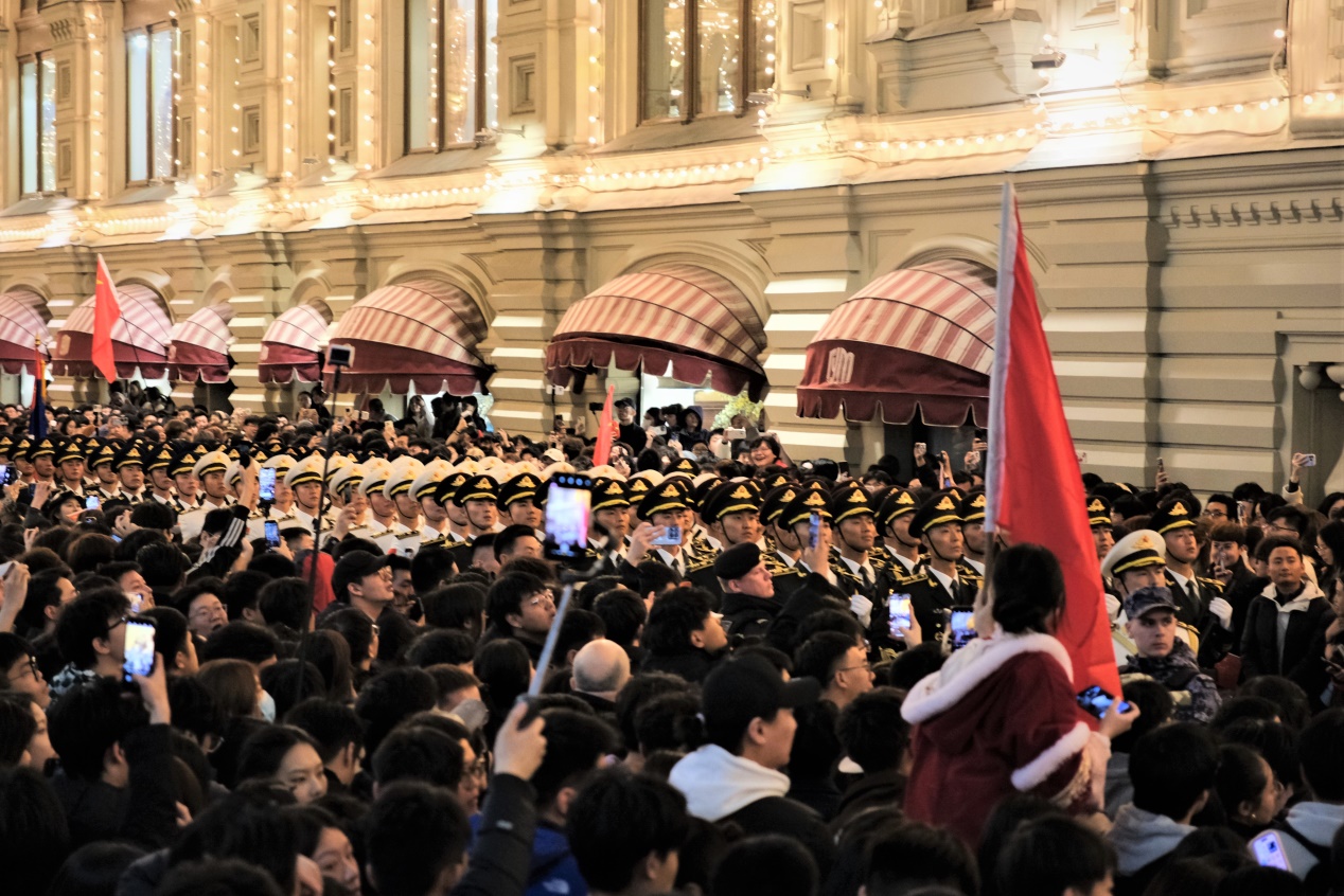 參加閱兵式彩排的中國(guó)人民解放軍儀仗司禮大隊(duì)。于子恒攝