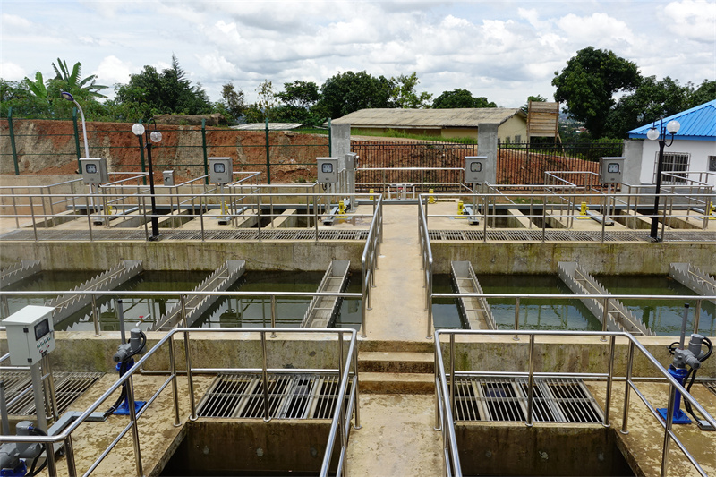 【4】九城市供水項(xiàng)目一期水廠的絮凝、沉淀和過濾池。中地海外集團(tuán)有限公司喀麥隆公司供圖
