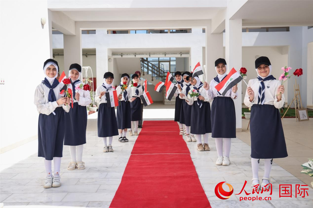 圖為阿爾·圖拉女子學(xué)校學(xué)生。人民網(wǎng)記者 薛丹攝