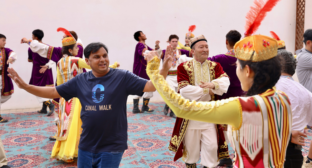 上合組織國(guó)家青年文化交流營(yíng)走進(jìn)阿克蘇