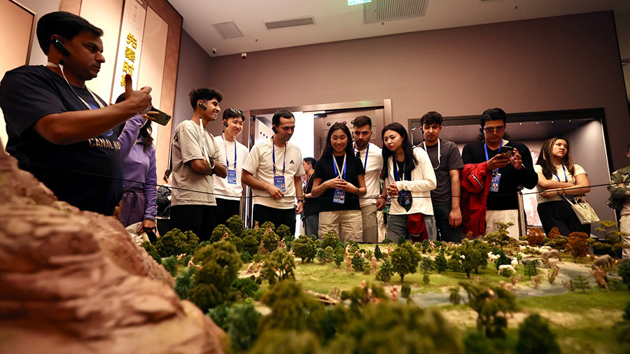 上合組織國(guó)家青年文化交流營(yíng)走進(jìn)阿克蘇