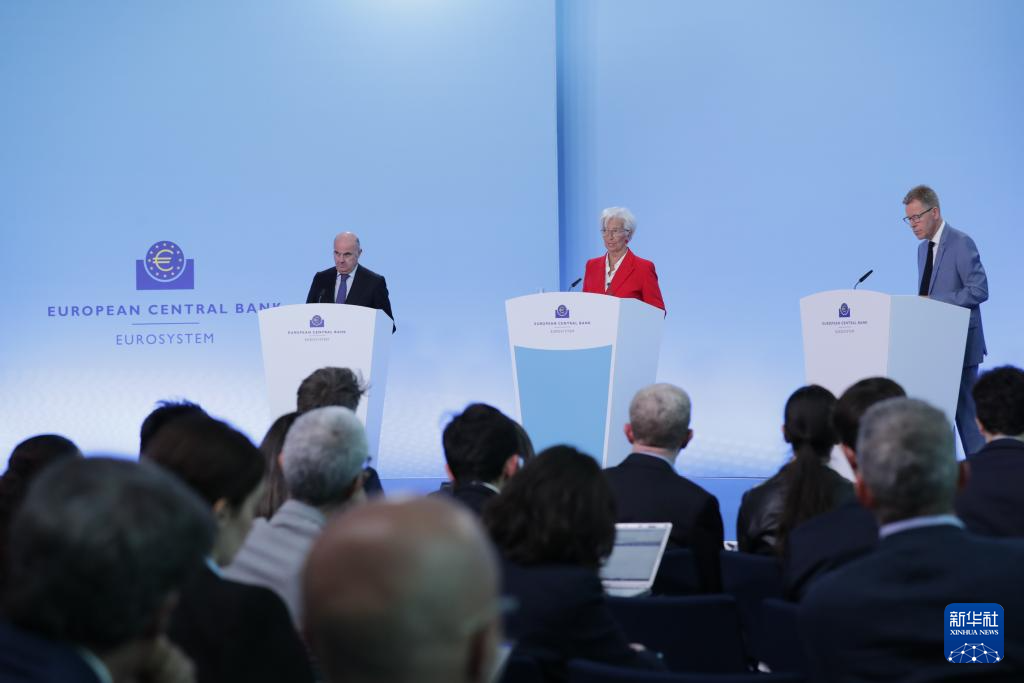 這是6月5日在德國(guó)法蘭克福歐洲央行總部拍攝的新聞發(fā)布會(huì)現(xiàn)場(chǎng)。新華社記者 張帆 攝