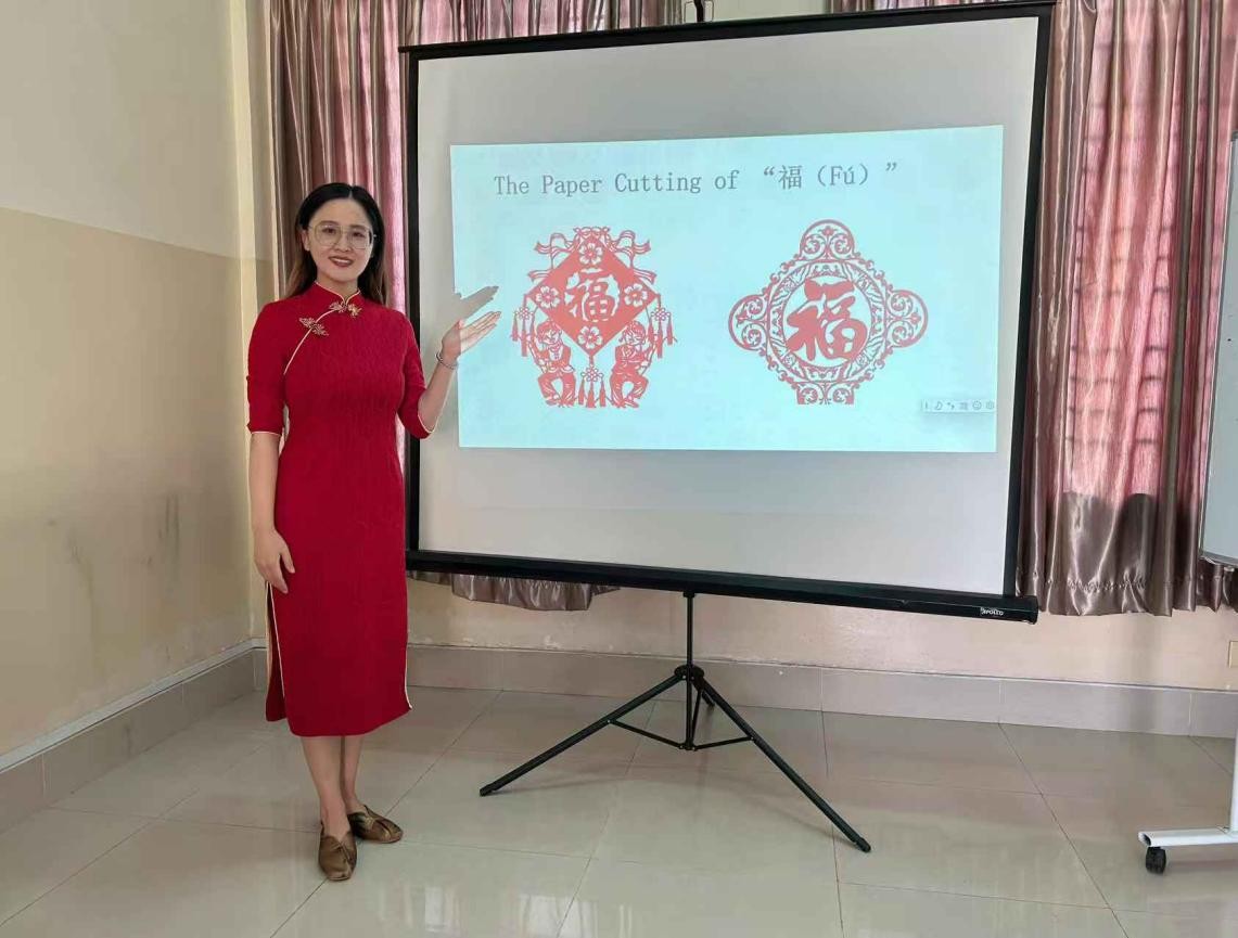 柬埔寨王家研究院孔子學(xué)院公派教師李姣姣。受訪者供圖