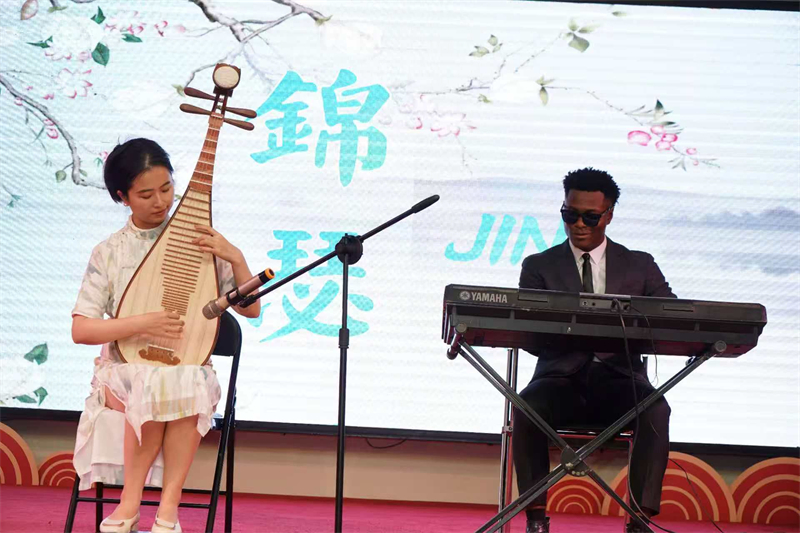 琵琶與鋼琴合奏《錦瑟》 尼日利亞中國(guó)文化中心供圖
